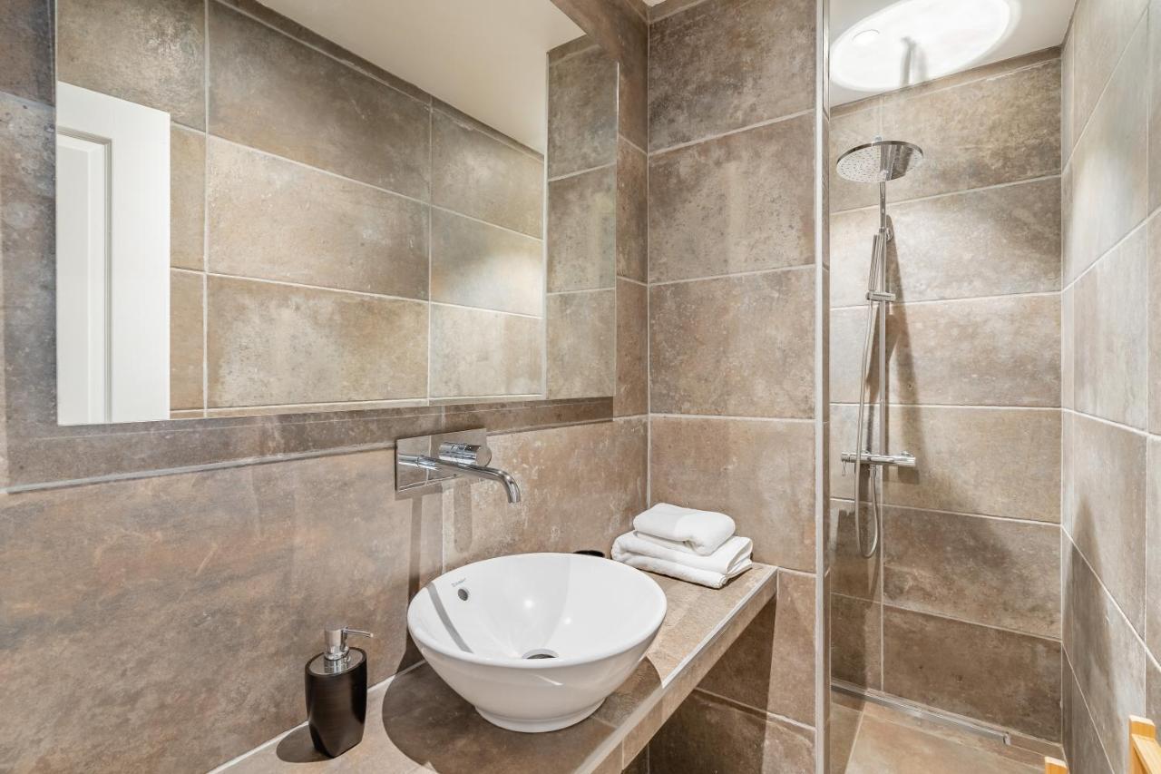 Loft D'Architecte Au Coeur D'Un Domaine Viticole Apartment ลากาเดียร์-ดาซูร์ ภายนอก รูปภาพ